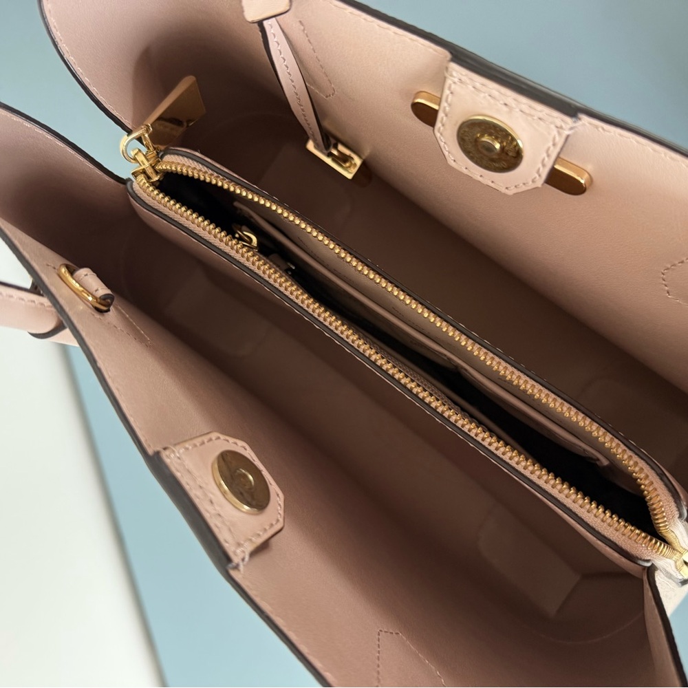 Michael Kors Blush Pink Shoulder Bag - Picture 4 of 7